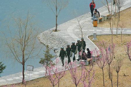 組圖：拉薩公安干警日夜堅(jiān)守在執(zhí)勤崗位