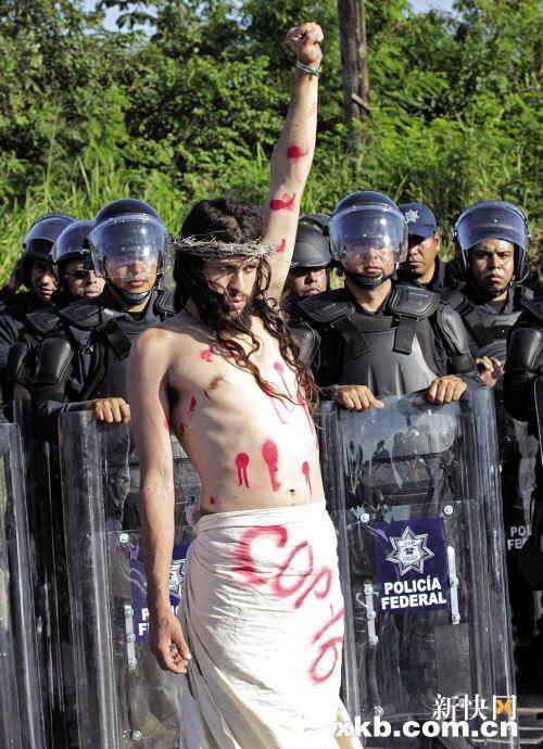 潘基文出席坎昆會(huì)議呼吁各國(guó)立即行動(dòng)(圖)