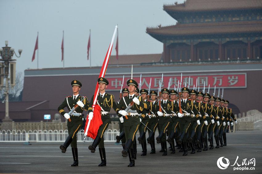 國旗護(hù)衛(wèi)隊身姿挺拔步伐矯健