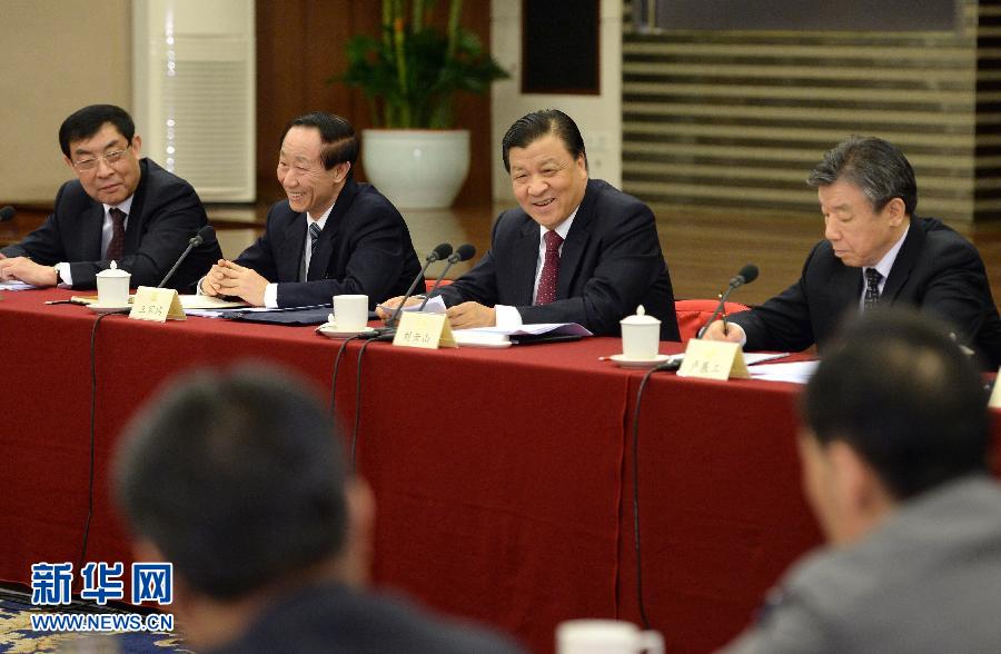 習(xí)近平等看望政協(xié)委員并參加分組討論