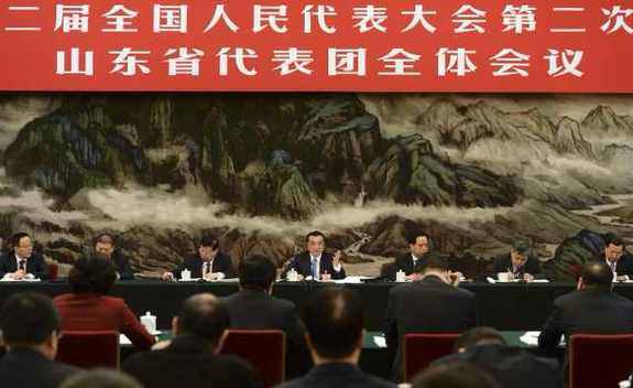 李克強(qiáng)追問“黃標(biāo)車”：該淘汰的一輛也不能留