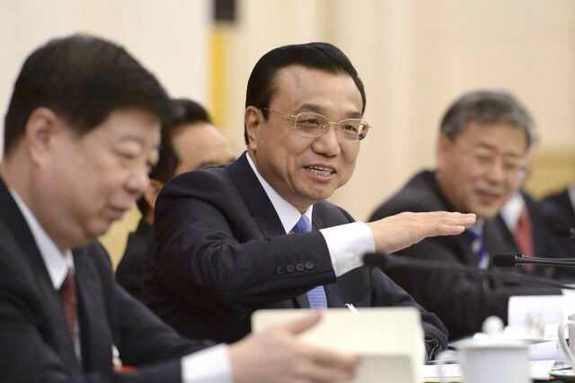 李克強(qiáng)追問“黃標(biāo)車”：該淘汰的一輛也不能留