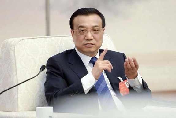 李克強現(xiàn)場吟誦晉祠對聯(lián)：讓人民共享改革成果