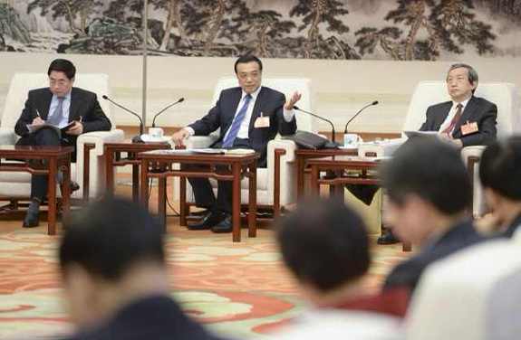 李克強(qiáng)現(xiàn)場(chǎng)吟誦晉祠對(duì)聯(lián):讓人民共享改革成果