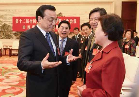 李克強(qiáng)現(xiàn)場(chǎng)吟誦晉祠對(duì)聯(lián):讓人民共享改革成果