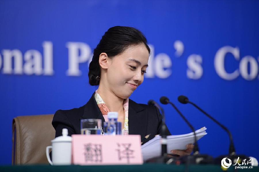 兩會小清新女翻譯 盤點(diǎn)近年兩會女翻譯