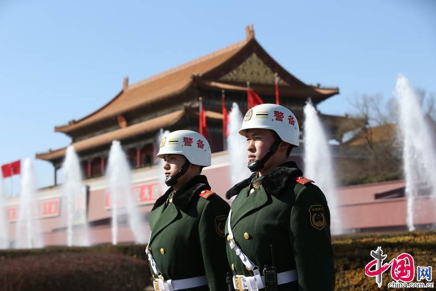 盤點(diǎn)守衛(wèi)兩會的“帥哥型男”