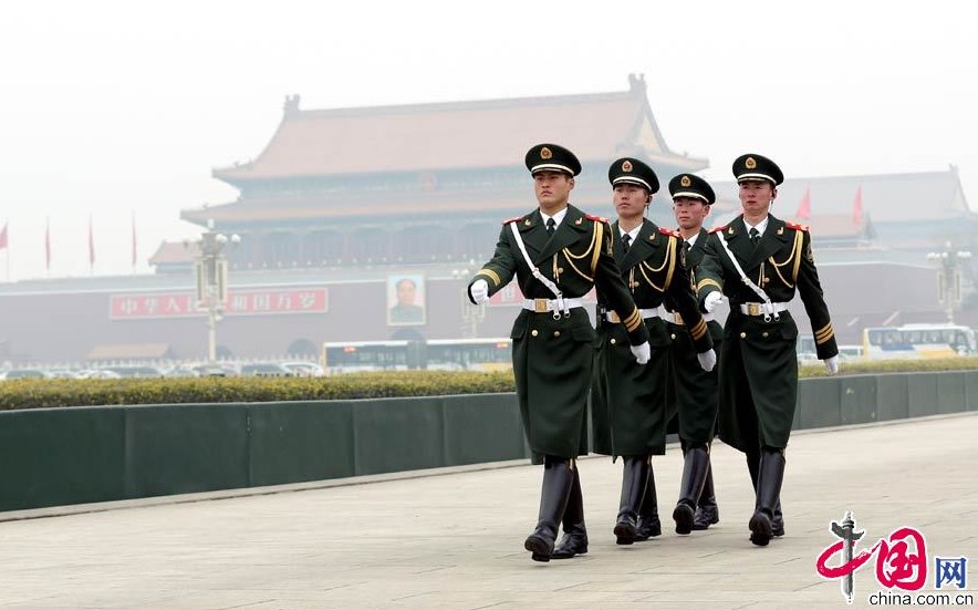 盤點(diǎn)守衛(wèi)兩會(huì)的“帥哥型男”