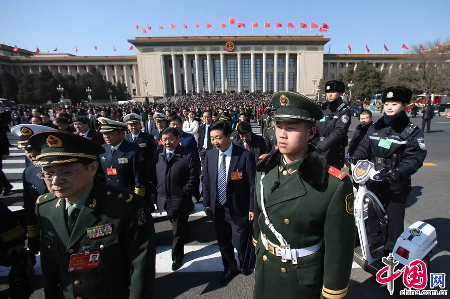 盤點(diǎn)守衛(wèi)兩會(huì)的“帥哥型男”