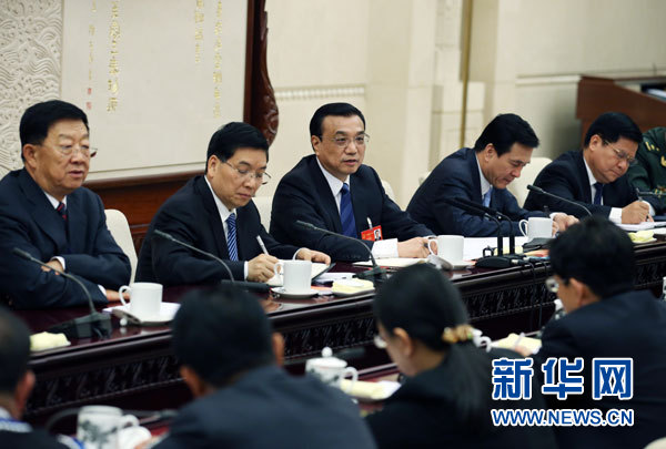 李克強分別參加云南、山西代表團審議 強調(diào)不斷提高城鄉(xiāng)居民生活水平
