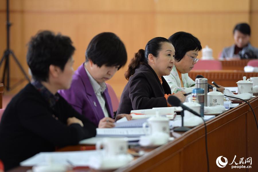 鏡頭中的兩會(huì)：兩會(huì)上的“半邊天”風(fēng)采