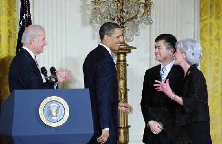 美國華裔商務(wù)部長駱家輝宣誓就職