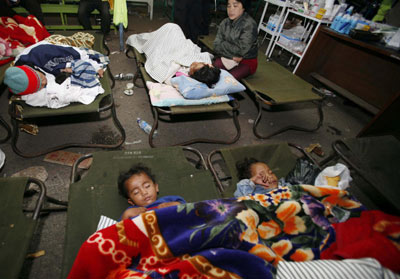 印尼強(qiáng)震死者人數(shù)上升至57人 2萬(wàn)多幢建筑受損