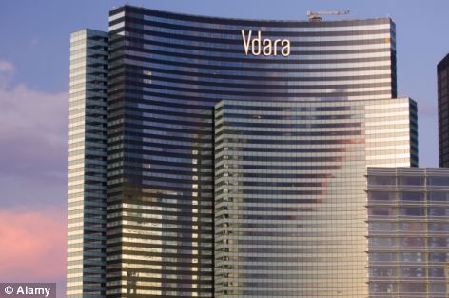 美國(guó)賭城一酒店設(shè)計(jì)像凹面鏡 客人被嚴(yán)重?zé)齻? style=