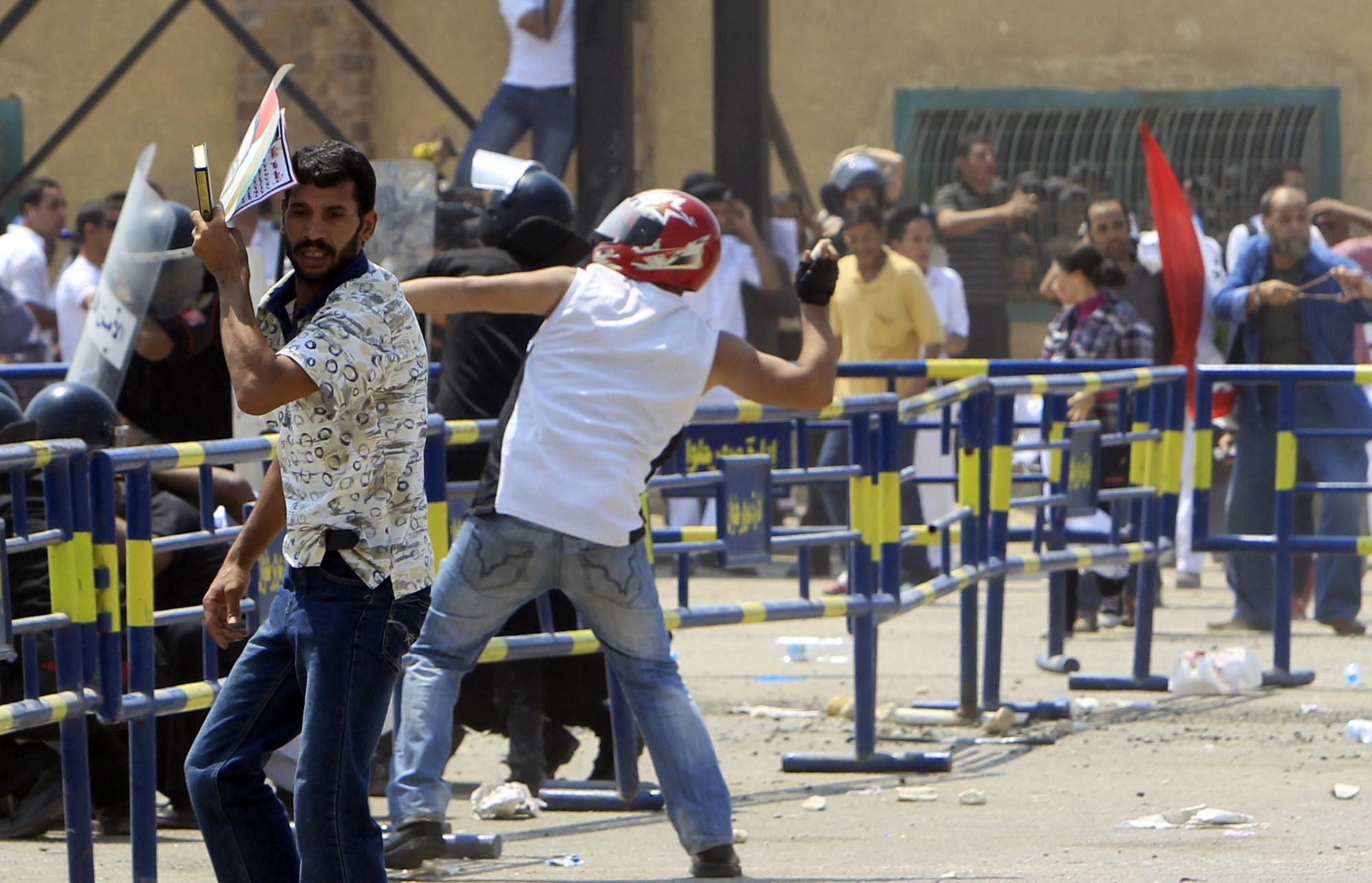 穆巴拉克出庭受審 法官?zèng)Q定9月5日再次開(kāi)庭