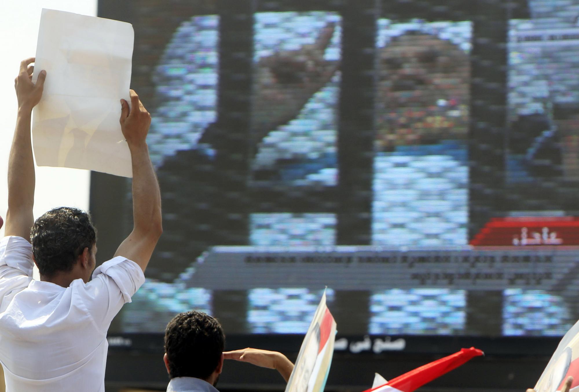 穆巴拉克出庭受審 法官?zèng)Q定9月5日再次開(kāi)庭