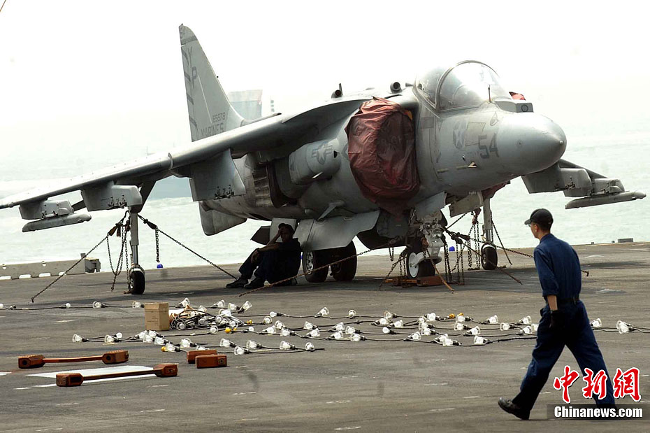 美海軍“拳師”號(hào)兩棲攻擊艦訪(fǎng)港