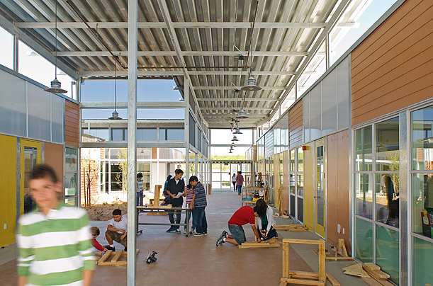 美國(guó)評(píng)出2011年最佳綠色建筑 “內(nèi)外兼修”利用可再生能源