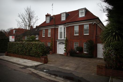 薩科齊被爆收卡扎菲巨額政治獻(xiàn)金 利政府獲得薩阿迪倫敦別墅