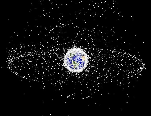 國際空間站遭遇太空碎片威脅 宇航員逃生艙內(nèi)避難