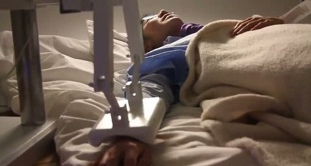 科技替代人類情感？ 藝術(shù)家設(shè)計“臨終關(guān)懷”機器人