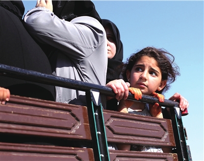 敘利亞反對(duì)派要求武器援助 多國(guó)關(guān)閉使館撤僑民