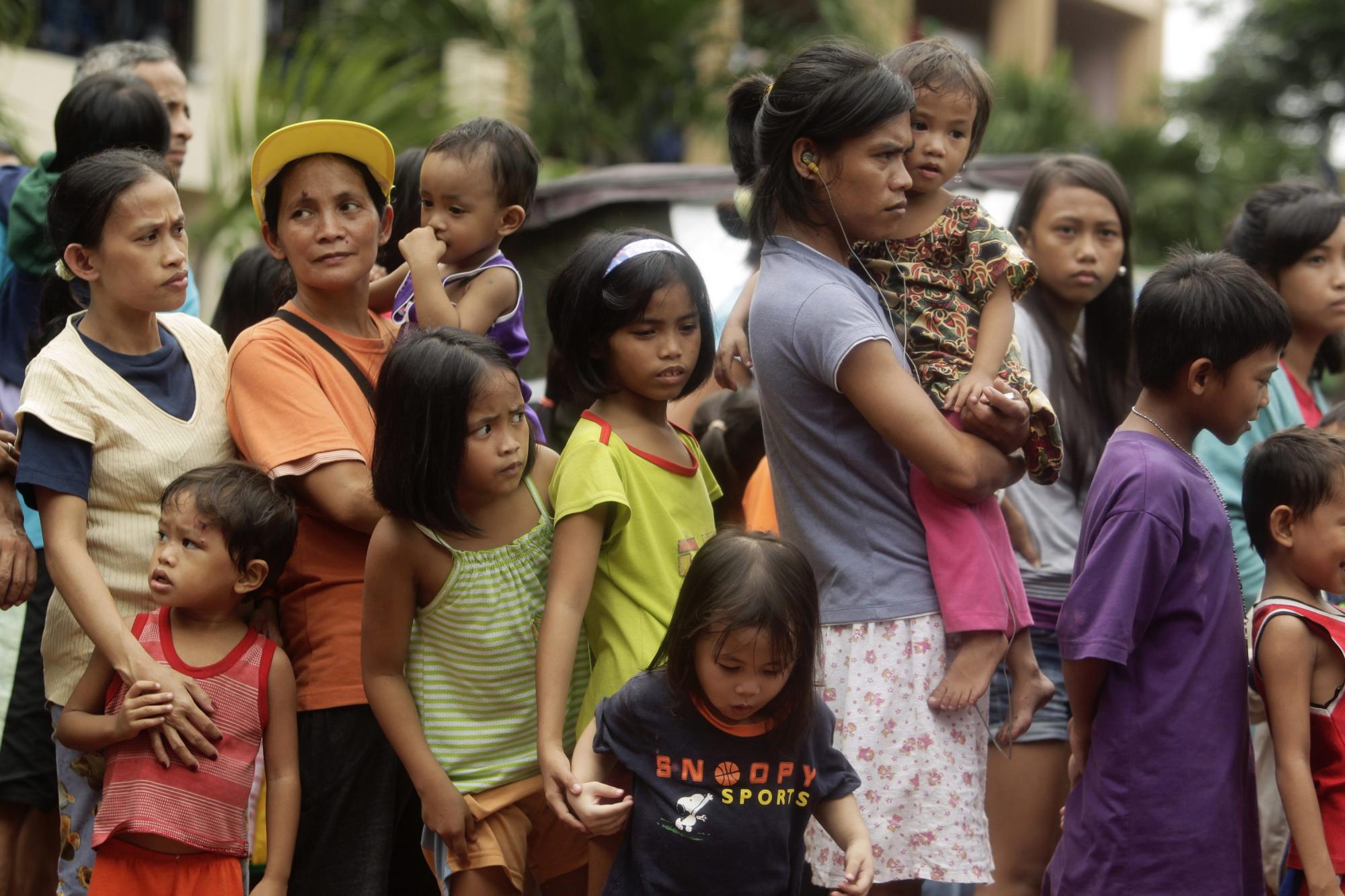 “?？?#8221;致菲律賓首都暴雨肆虐 逾六成城區(qū)被淹百萬余人受災(zāi)