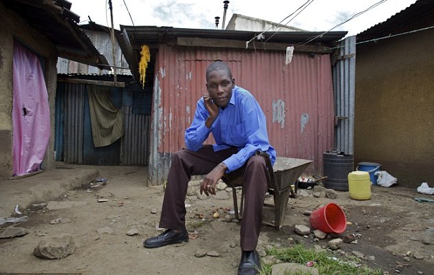 同父不同命 奧巴馬弟弟酗酒吸毒住貧民窟、生活很潦倒