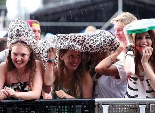 BBC誤將陣雨天氣預(yù)報(bào)為晴朗 民眾出行后成落湯雞
