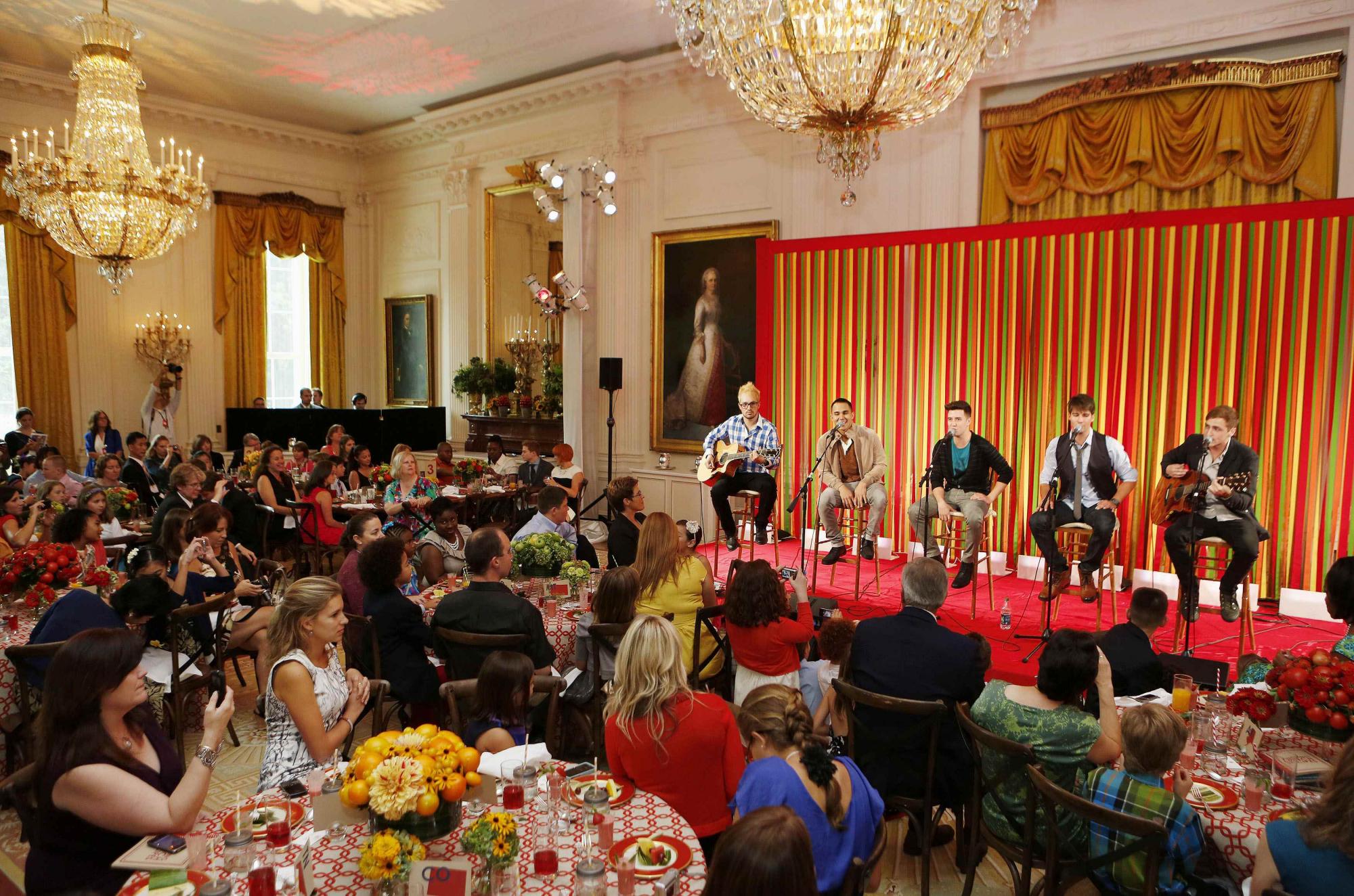 米歇爾舉辦白宮首次“兒童國(guó)宴”邀54名頂尖小廚共餐