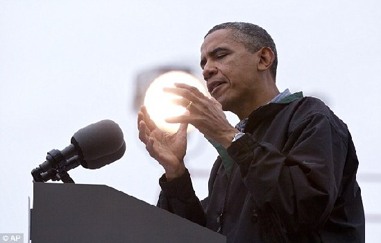 奧巴馬演講照片拍攝角度尷尬 被暗諷“光說(shuō)不練”