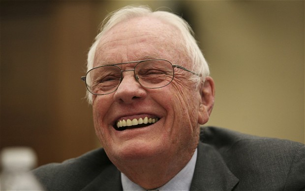 首位登月宇航員阿姆斯特朗逝世 奧巴馬緬懷盛贊其為時(shí)代的英雄