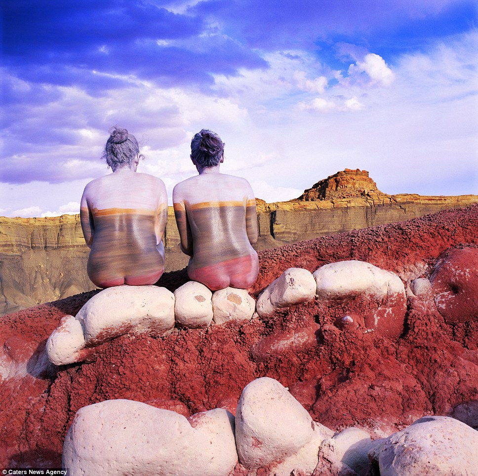 讓人體與自然完美融合 法國攝影師打造“天人合一”