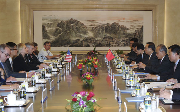 楊潔篪與美國國務(wù)卿希拉里·克林頓舉行會(huì)談