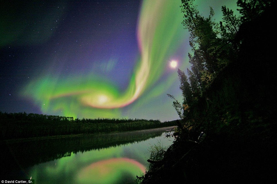 太陽表面的“巨龍”：美衛(wèi)星拍到巨型日珥長達80萬公里