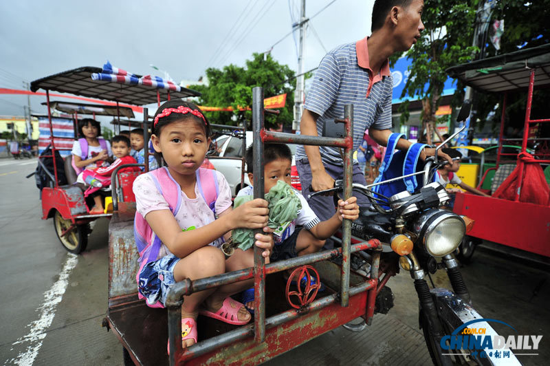 海南樂東：改裝三輪“校車”安全堪憂