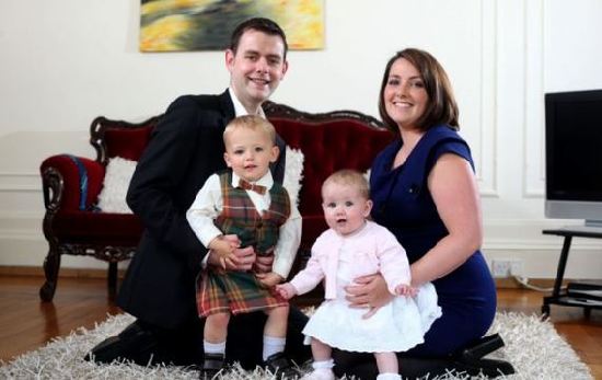 英國“半心”女嬰患致命先天心臟病 數(shù)月未治療奇跡存活