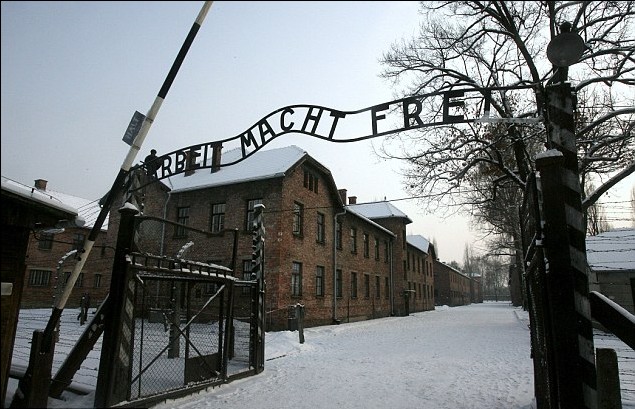 愛(ài)沙尼亞報(bào)紙用集中營(yíng)受害者照片打廣告 激起民憤被迫道歉