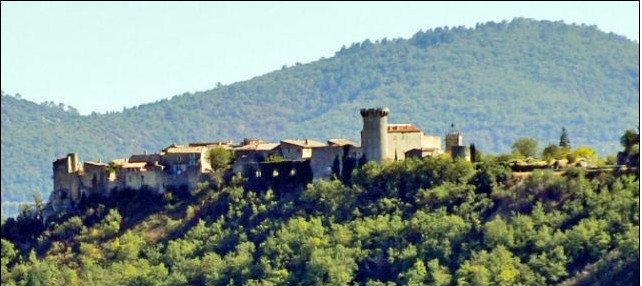 威廉夫婦起訴法國(guó)八卦雜志 主編稱掌握更多私密照