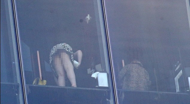 美國標(biāo)新立異酒店又玩“透明” 玻璃墻令客人如廁一覽無余