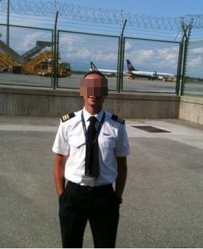 冒牌飛行員怎能逍遙法外！免費(fèi)搭飛機(jī)被意警方抓捕