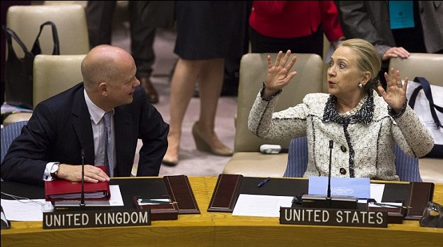 聯(lián)大會(huì)議很無聊?會(huì)場(chǎng)睡倒一大片希拉里亂寫亂畫