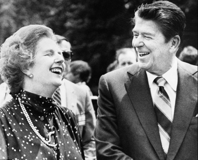 聯(lián)大會(huì)議很無聊?會(huì)場(chǎng)睡倒一大片希拉里亂寫亂畫