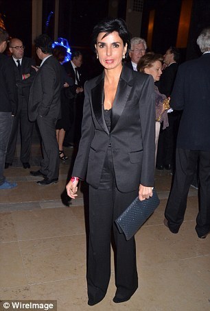 法國(guó)前美女部長(zhǎng)被爆懷孕前曾有8名情人 女兒生父身份撲朔迷離