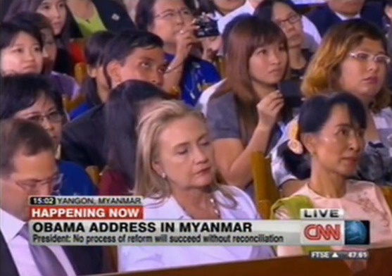 奧巴馬緬甸演講索然無味？希拉里貌似在臺下睡著