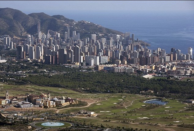 購(gòu)買16萬(wàn)歐元房產(chǎn)贈(zèng)“綠卡” 西班牙擬推新政振興樓市