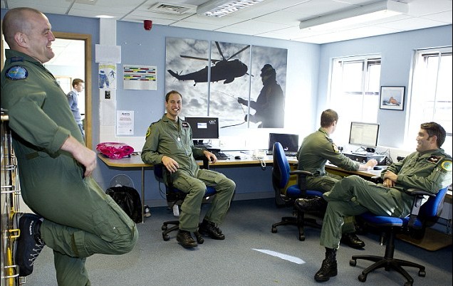 英王室網(wǎng)上曬王子軍營照忘記PS 軍事機(jī)密恐泄露