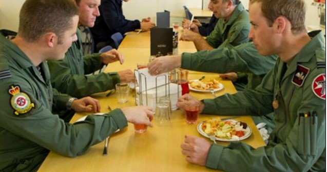 英王室網(wǎng)上曬王子軍營照忘記PS 軍事機密恐泄露