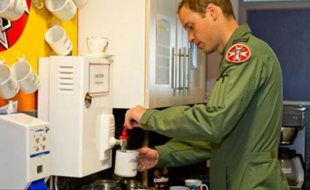 英王室網(wǎng)上曬王子軍營照忘記PS 軍事機密恐泄露