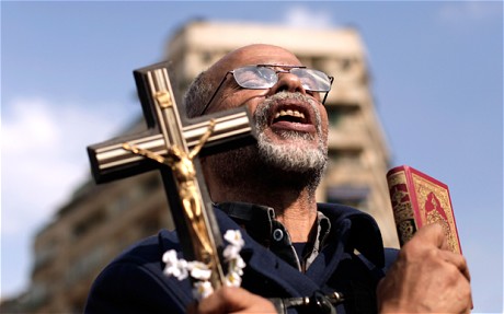 埃及多地民眾抗議穆爾西“擴(kuò)權(quán)” 局勢(shì)不穩(wěn)引國(guó)際社會(huì)擔(dān)憂